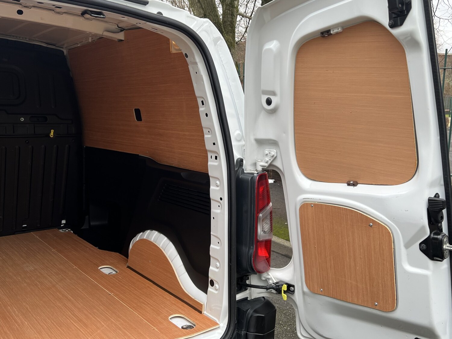 Used Peugeot Partner 2019 for sale - 77508441: Photo 15