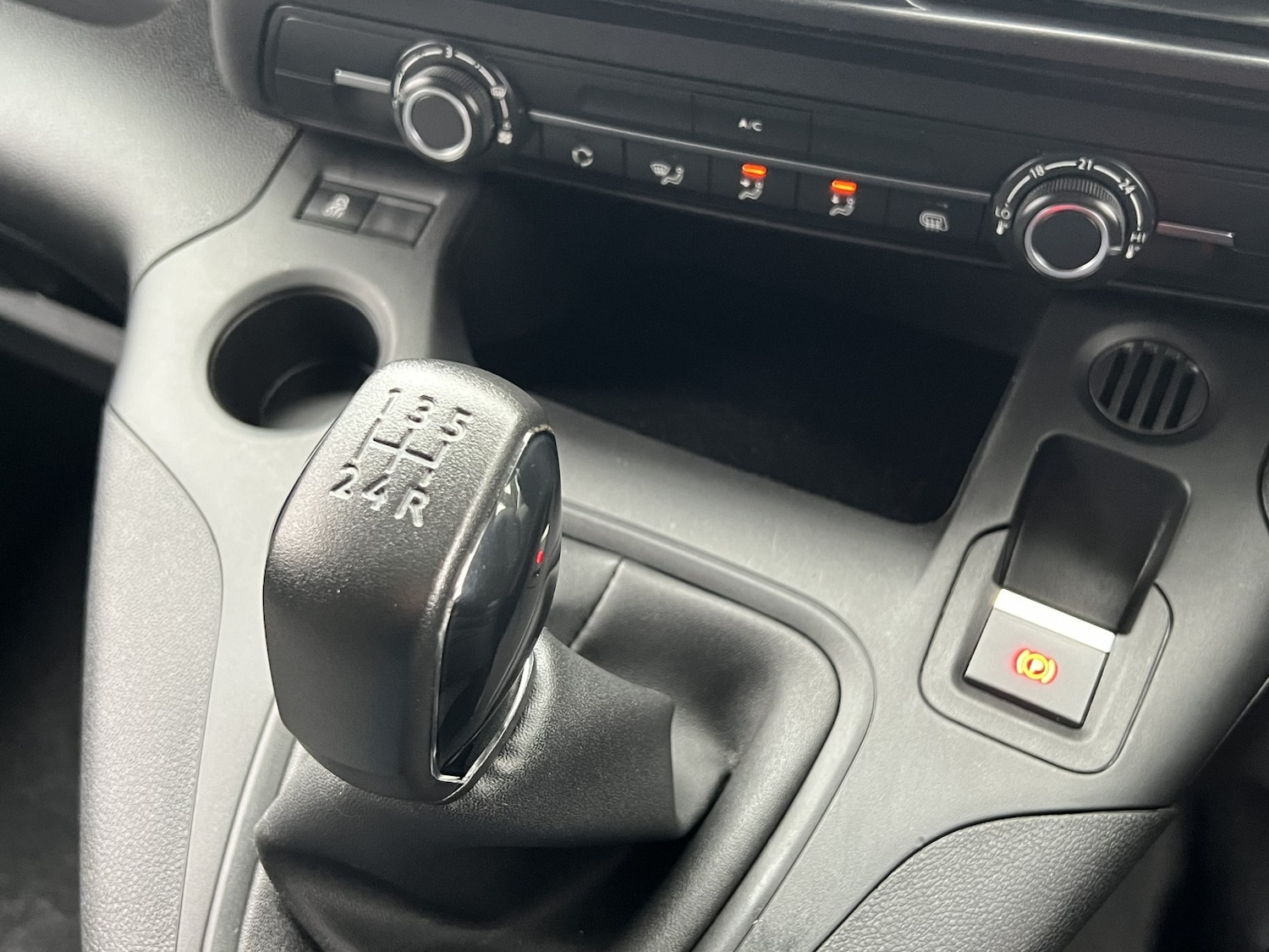 Used Peugeot Partner 2019 for sale - 77508441: Photo 30