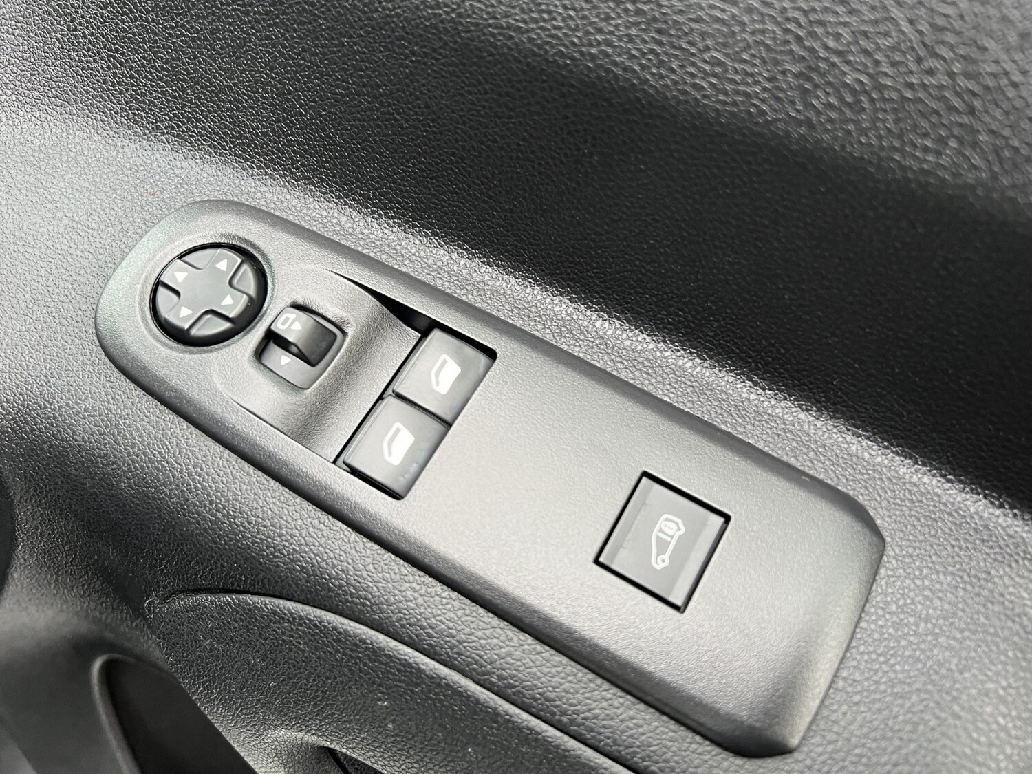 Used Peugeot Partner 2019 for sale - 77508441: Photo 41