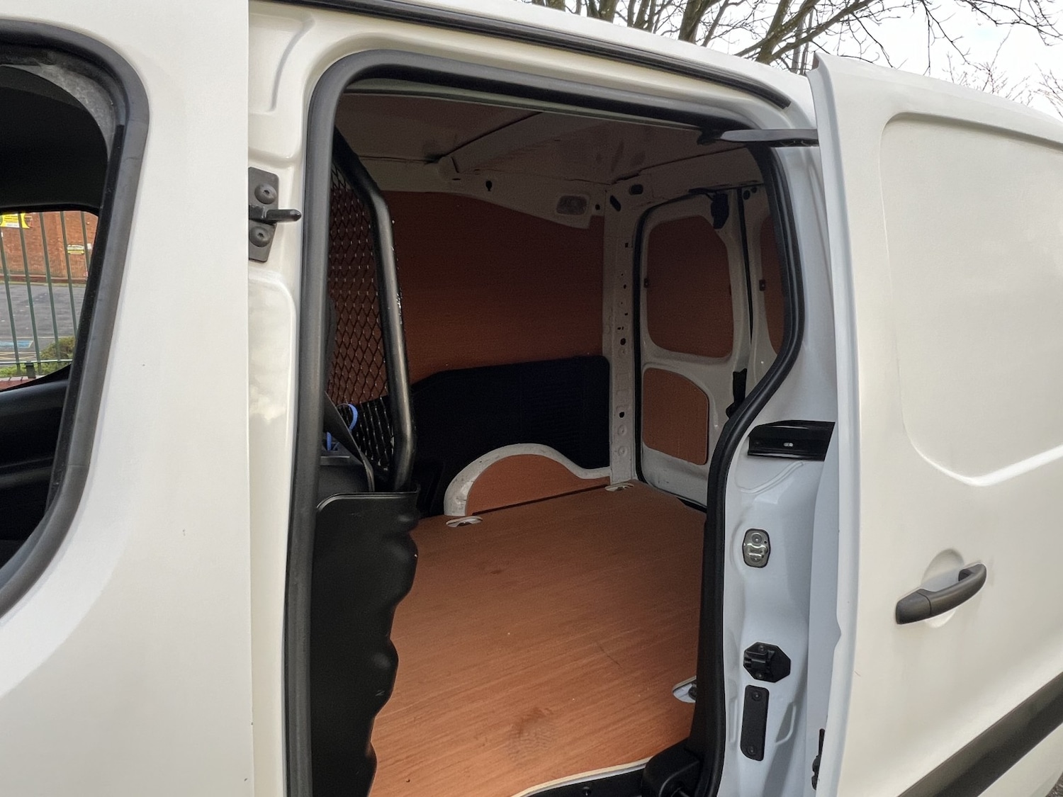 Used Peugeot Partner 2017 for sale - 77264516: Photo 17