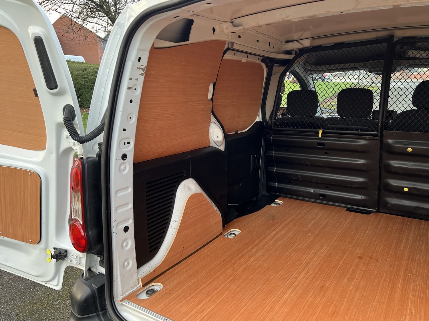 Used Peugeot Partner 2017 for sale - 77264516: Photo 18