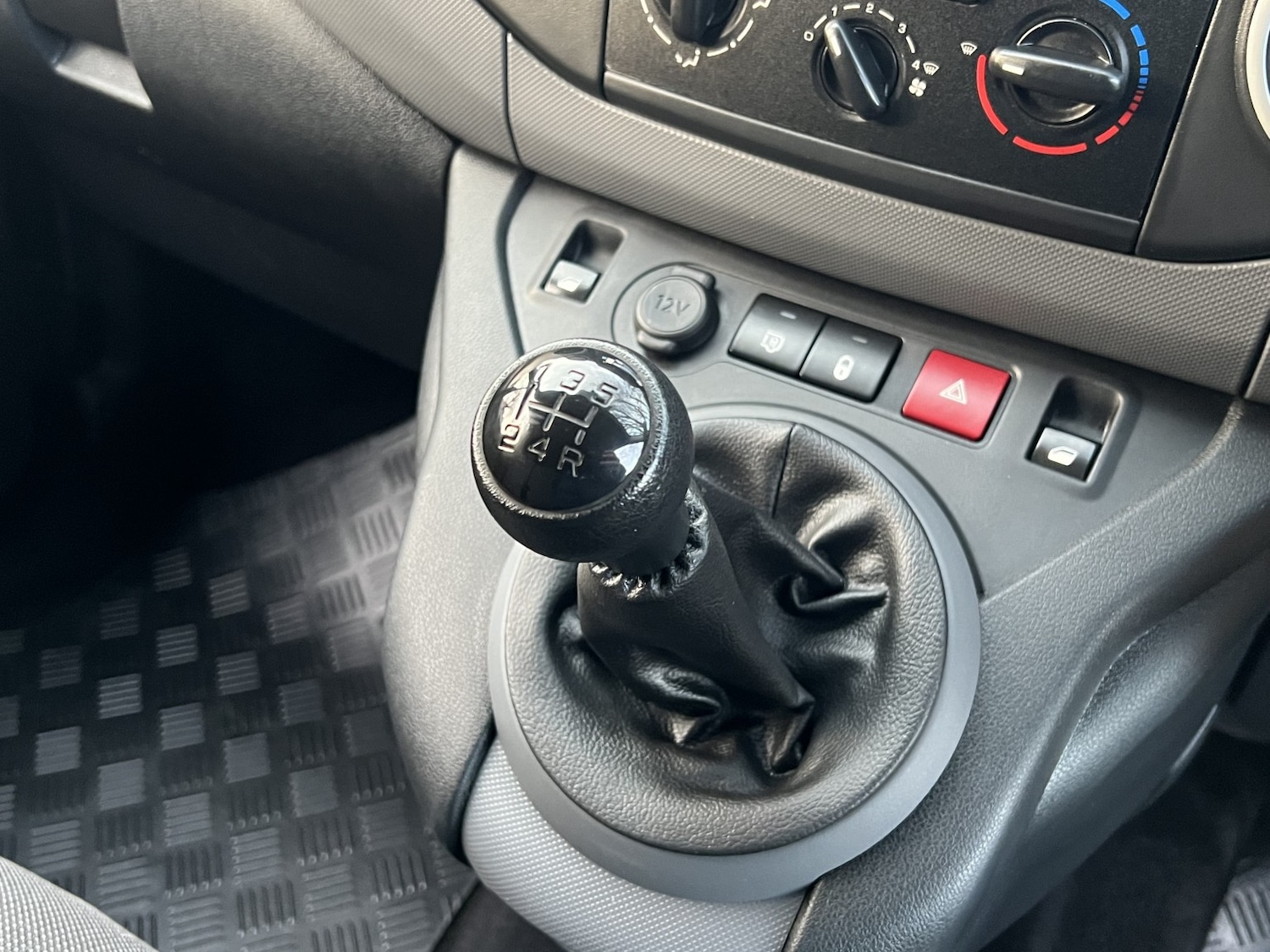 Used Peugeot Partner 2017 for sale - 77264516: Photo 40