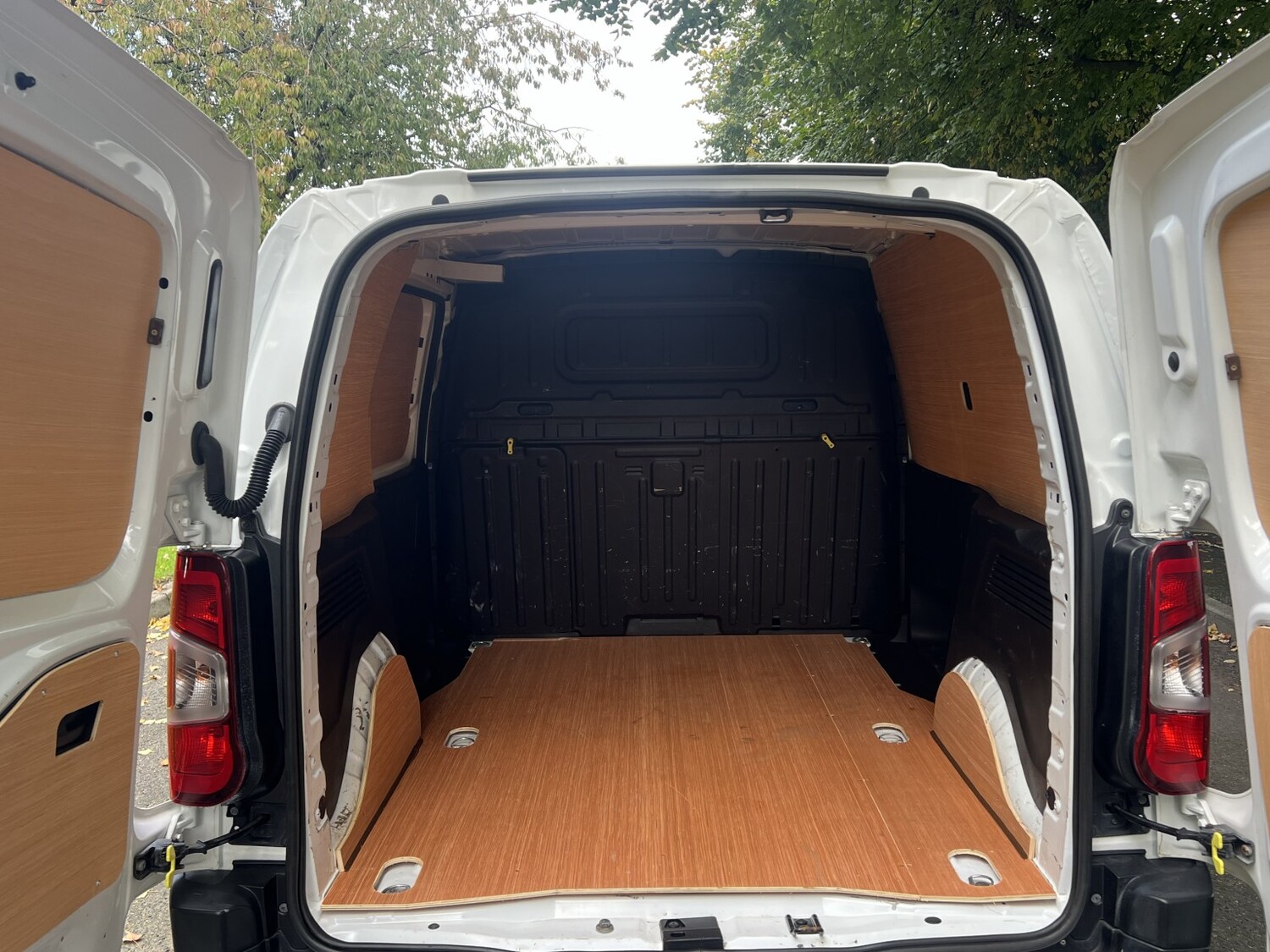 Used Peugeot Partner 2019 for sale - 76618768: Photo 11