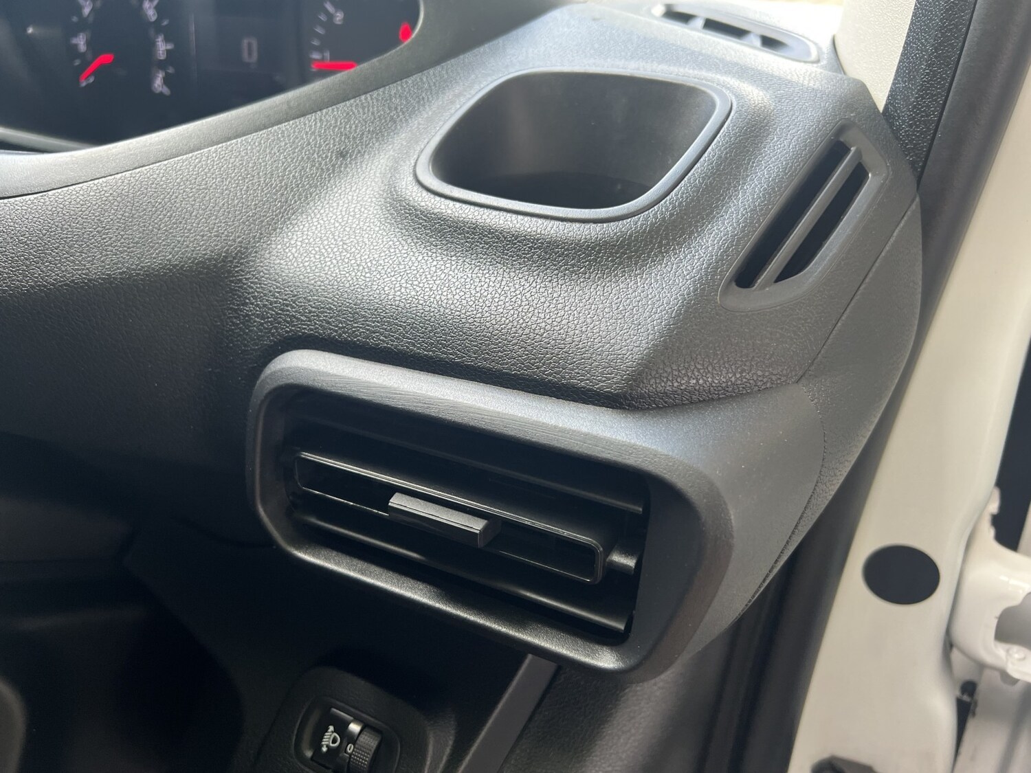 Used Peugeot Partner 2019 for sale - 76618768: Photo 21