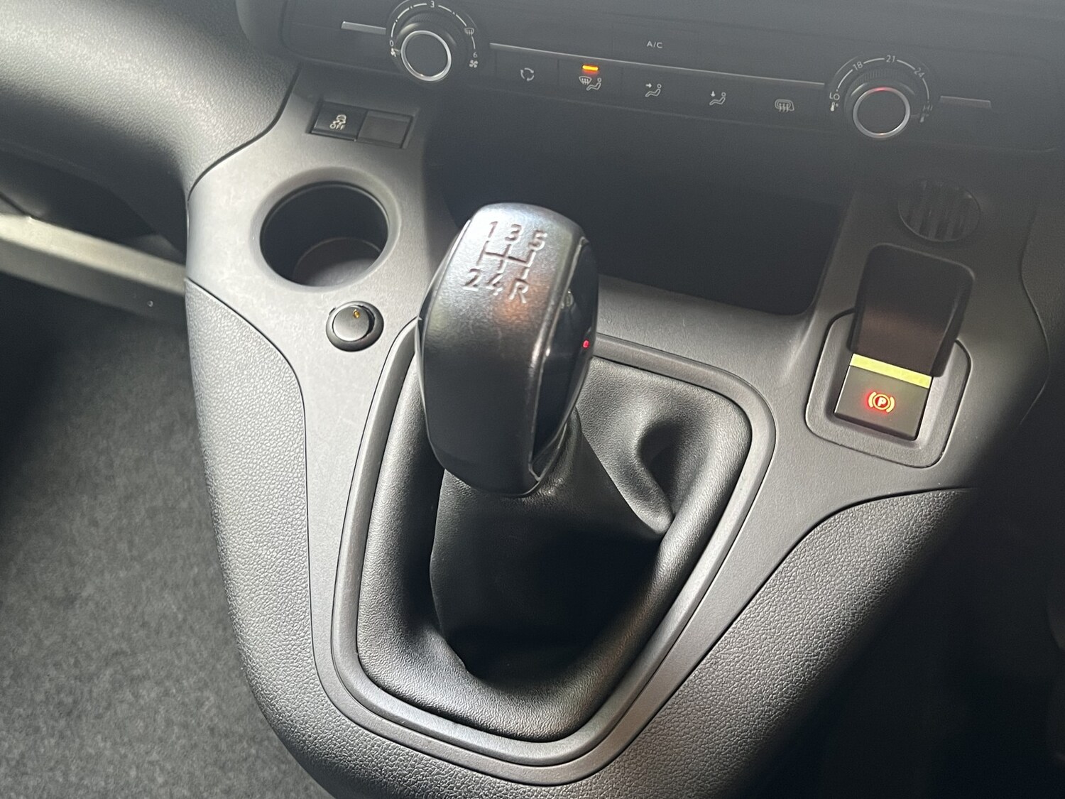 Used Peugeot Partner 2019 for sale - 76618768: Photo 27