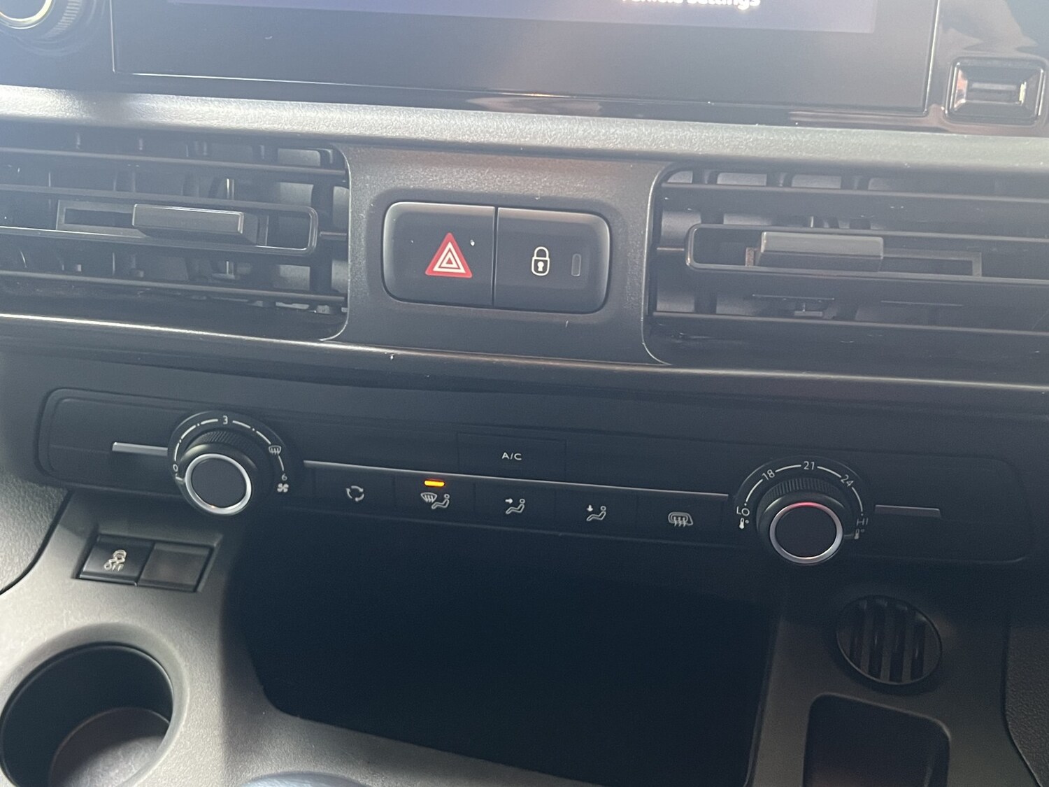 Used Peugeot Partner 2019 for sale - 76618768: Photo 28