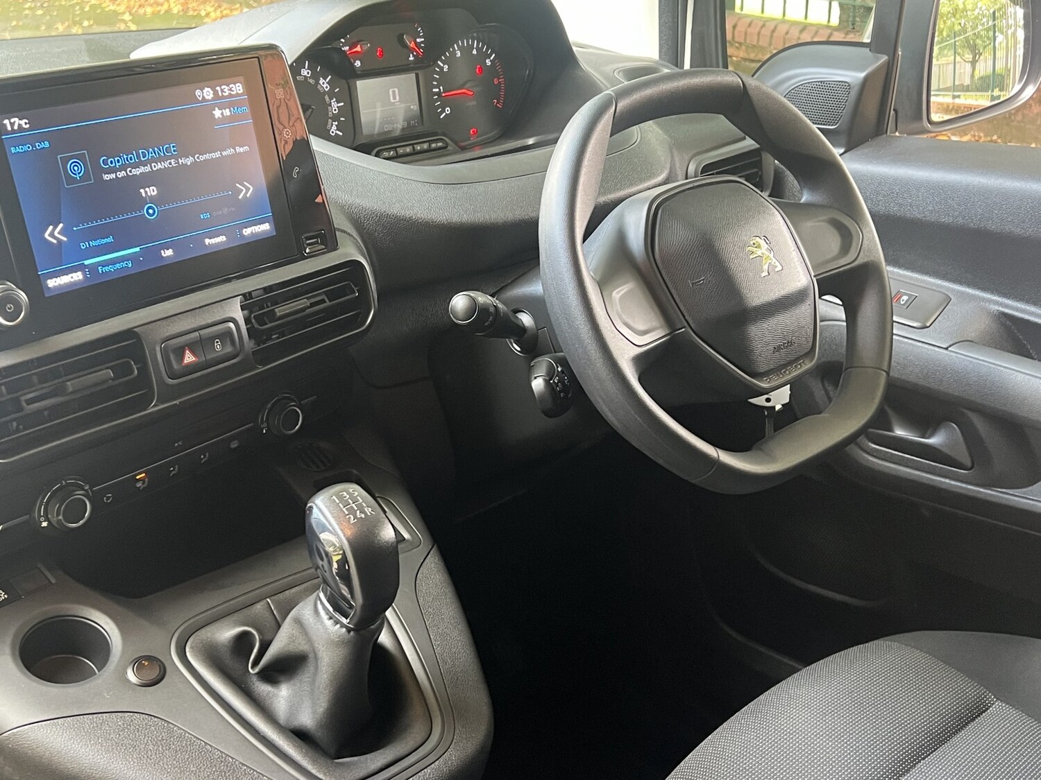 Used Peugeot Partner 2019 for sale - 76618768: Photo 37