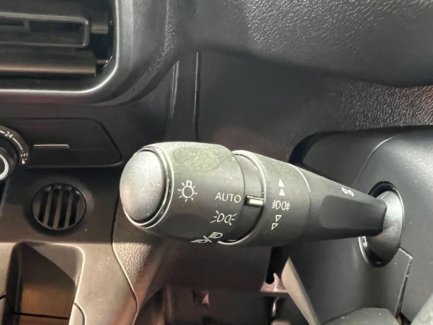 Used Peugeot Partner 2019 for sale - 76618747: Photo 32