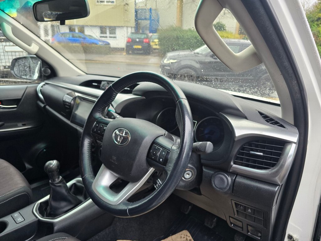 Used Toyota Hilux 2018 for sale - 77506989: Photo 12