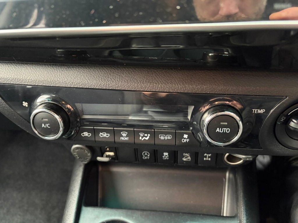 Used Toyota Hilux 2019 for sale - 77037721: Photo 9