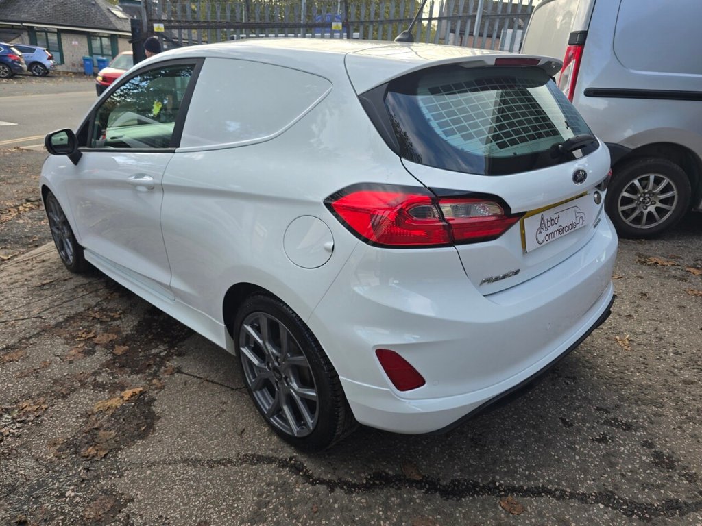 Used Ford Fiesta Van 2022 for sale - 76356812: Photo 4