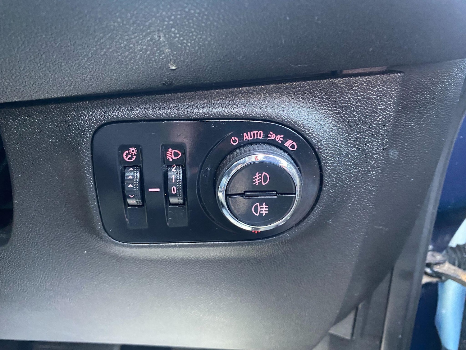 Used Vauxhall Corsa 2015 for sale - 77737708: Photo 11