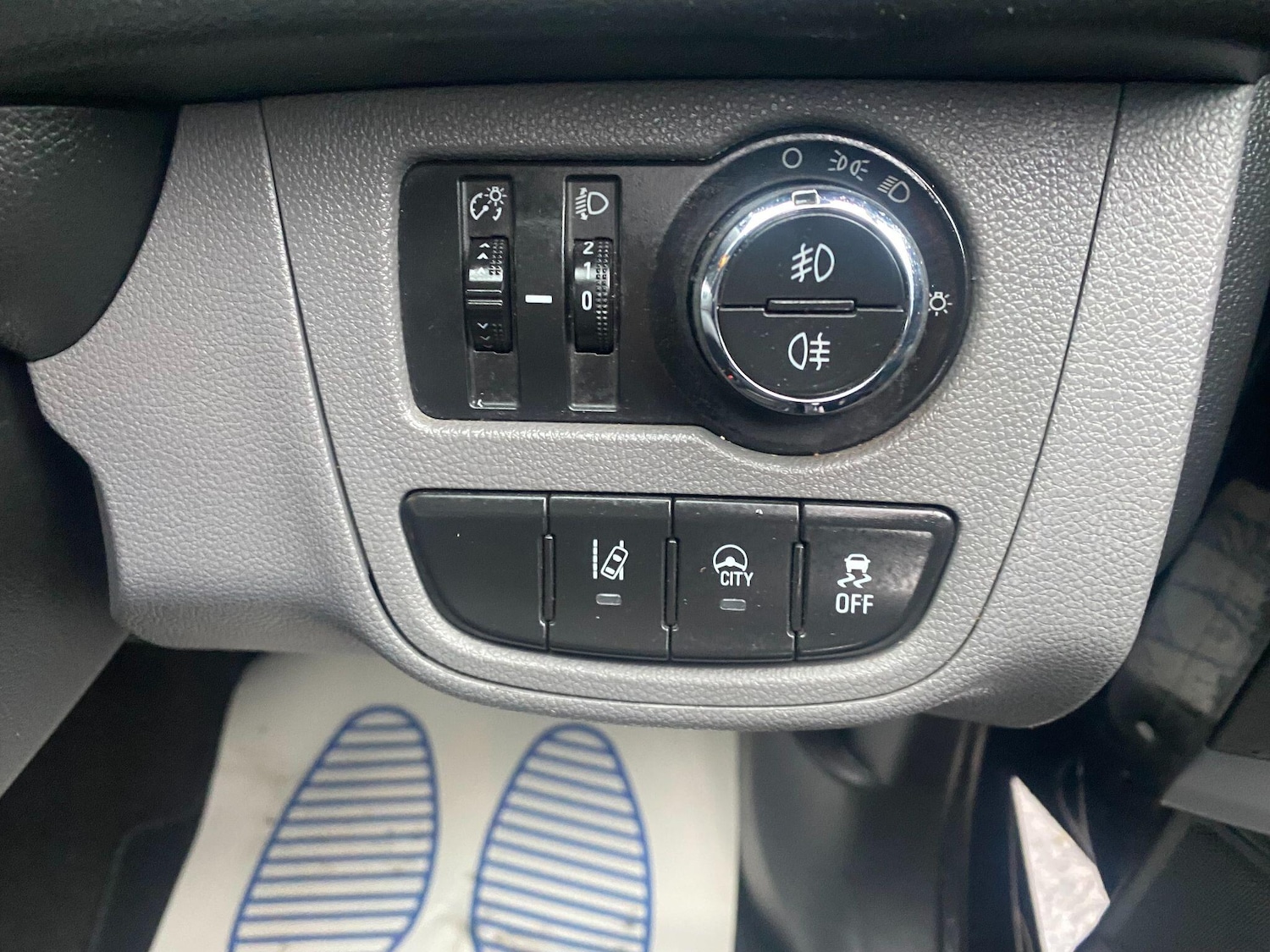 Used Vauxhall Viva 2015 for sale - 77155872: Photo 8