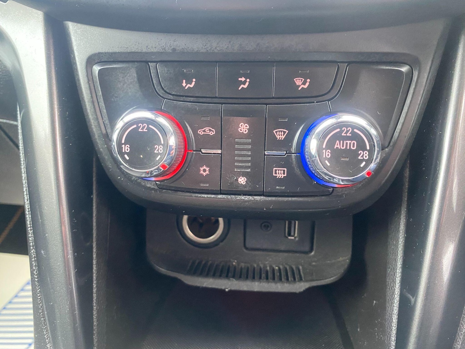 Used Vauxhall Zafira 2016 for sale - 77254802: Photo 16