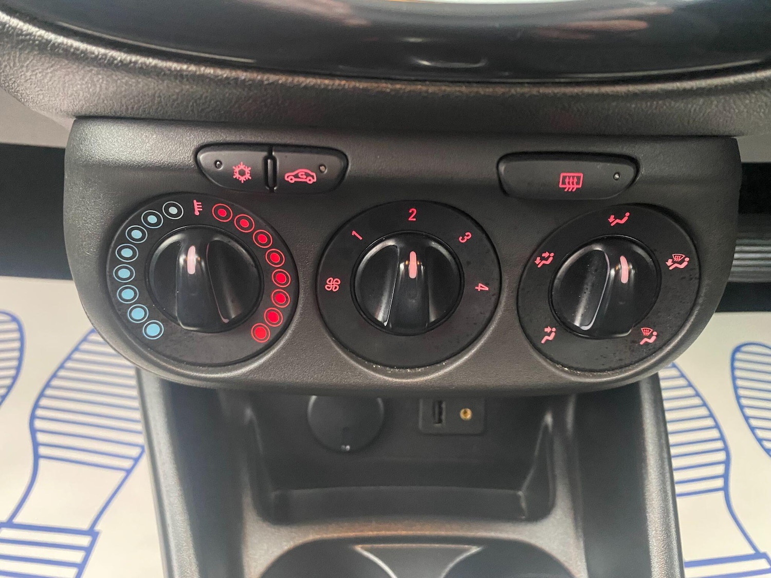 Used Vauxhall Corsa 2015 for sale - 77143782: Photo 17