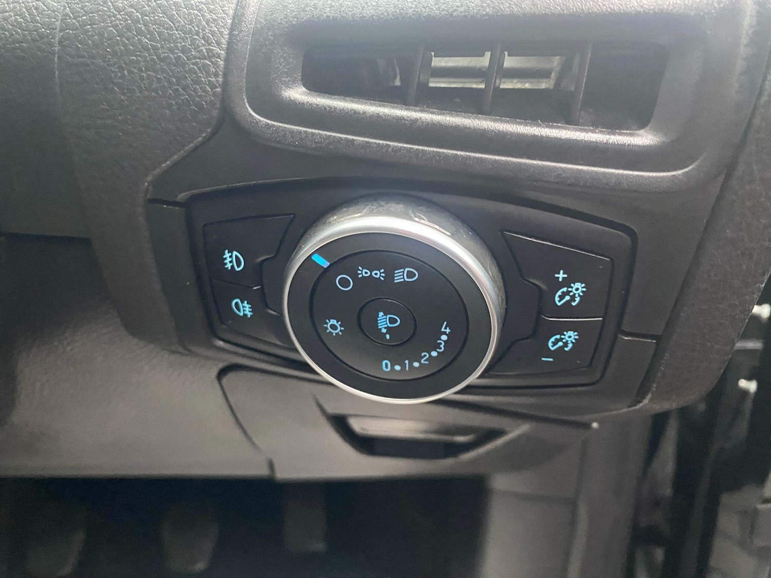 Used Ford Focus 2015 for sale - 77143568: Photo 12