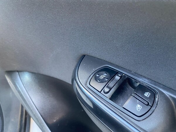 Used Vauxhall Corsa 2016 for sale - 75781911: Photo 8