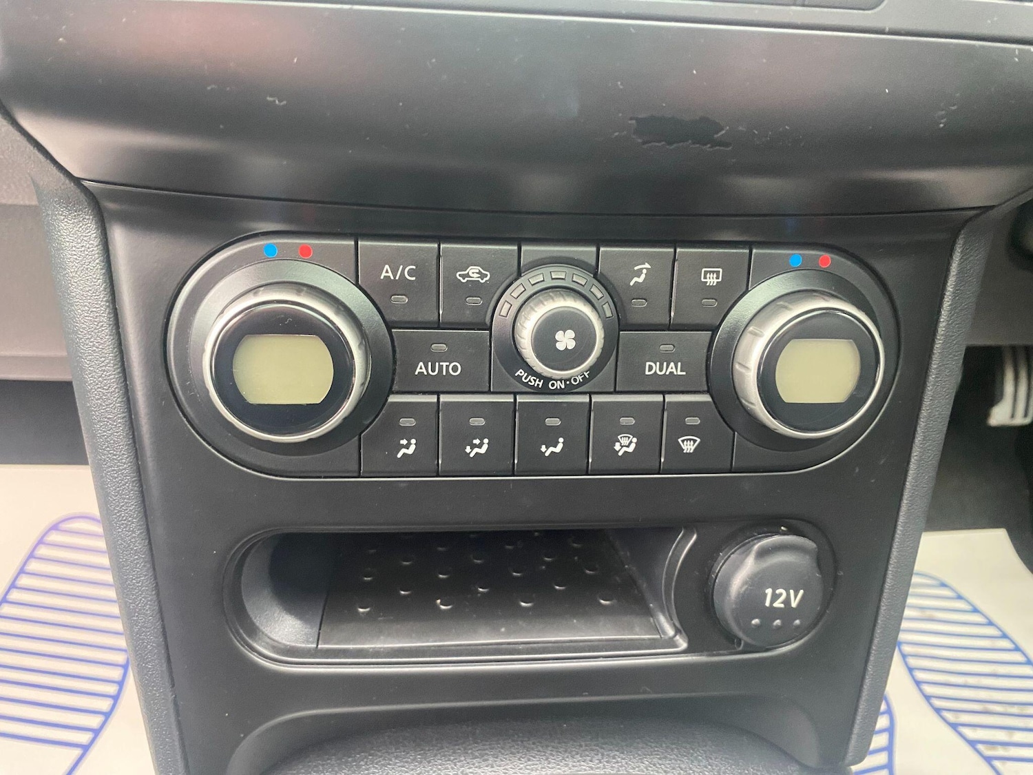 Used Nissan Qashqai 2010 for sale - 77291139: Photo 17