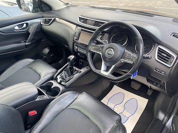 Used Nissan Qashqai 2017 for sale - 76572418: Photo