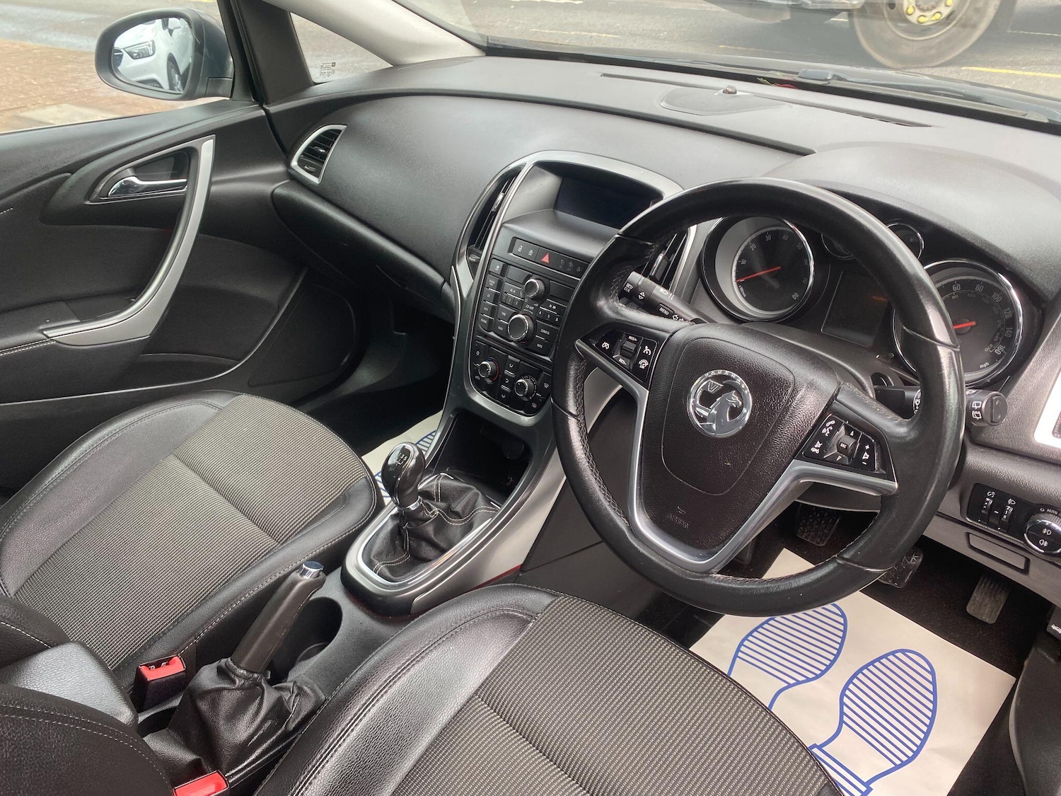Used Vauxhall Astra 2013 for sale - 77524281: Photo 3