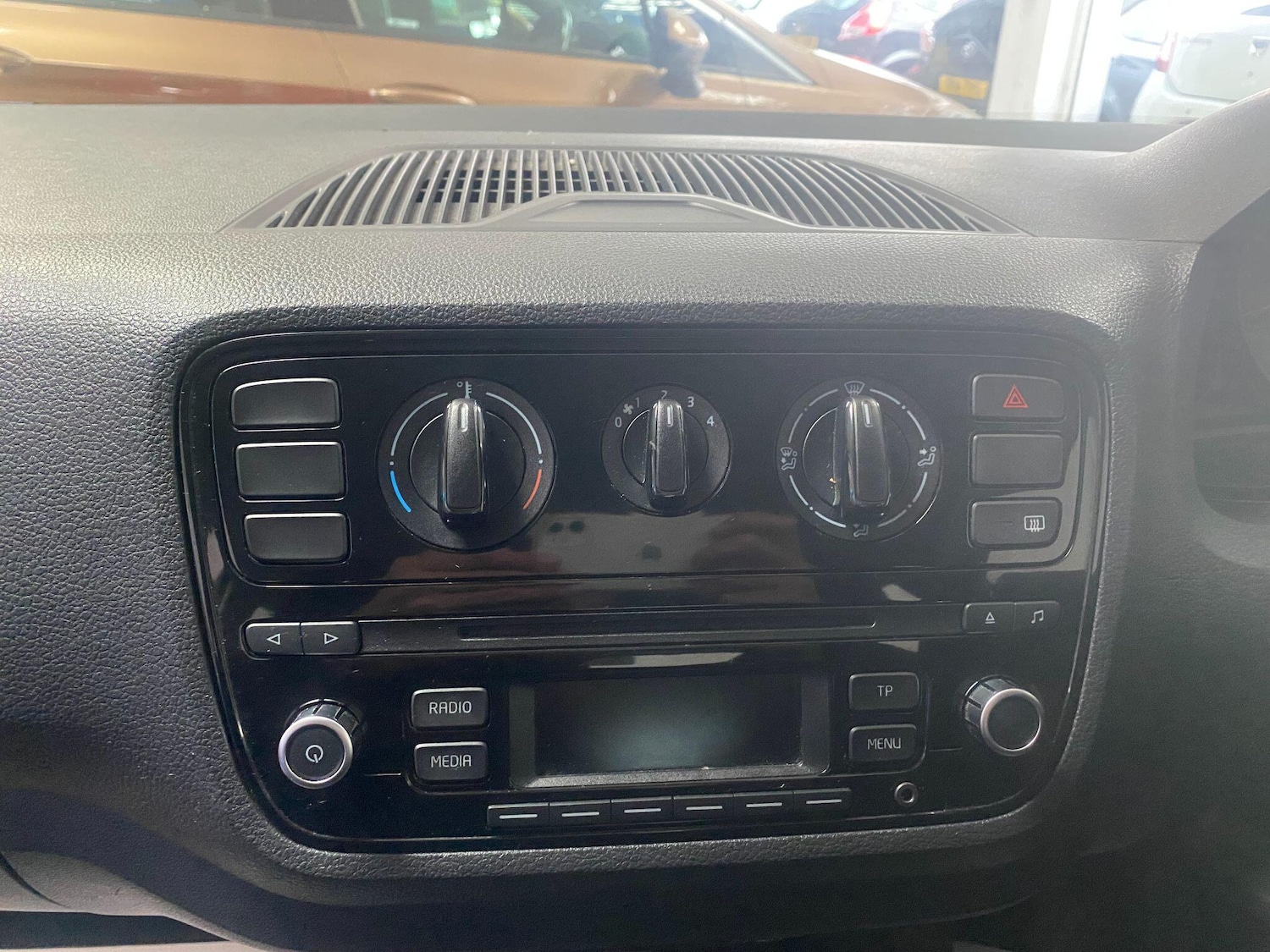 Used Volkswagen up! 2014 for sale - 76326573: Photo 11