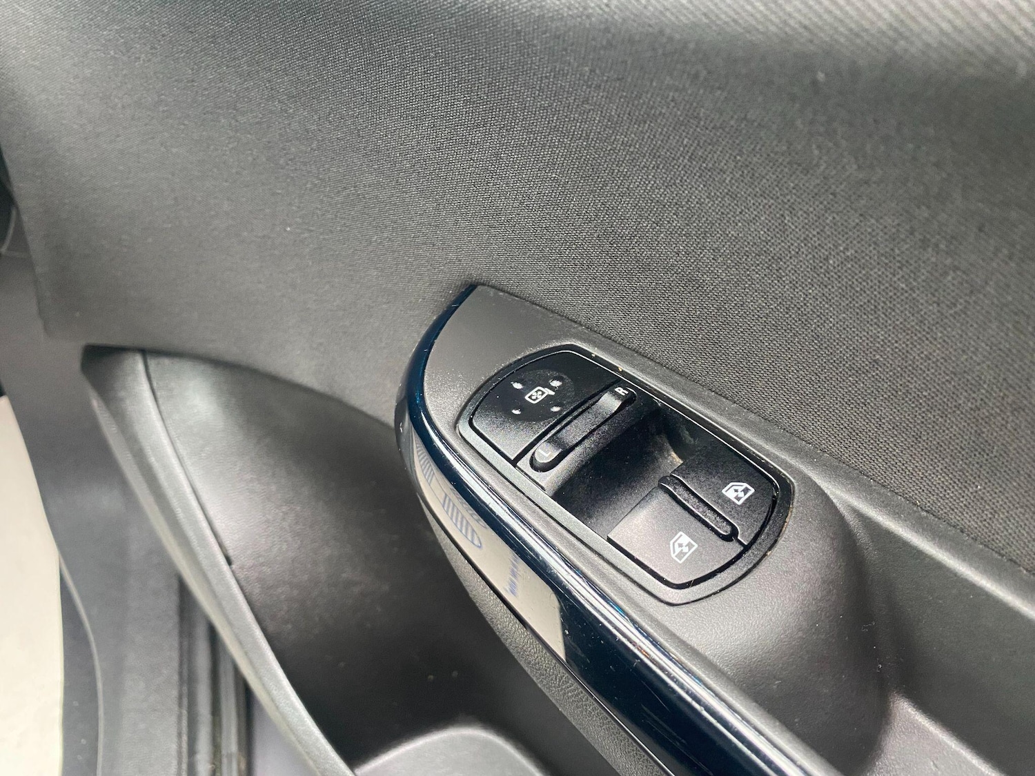 Used Vauxhall Corsa 2016 for sale - 77330822: Photo 8