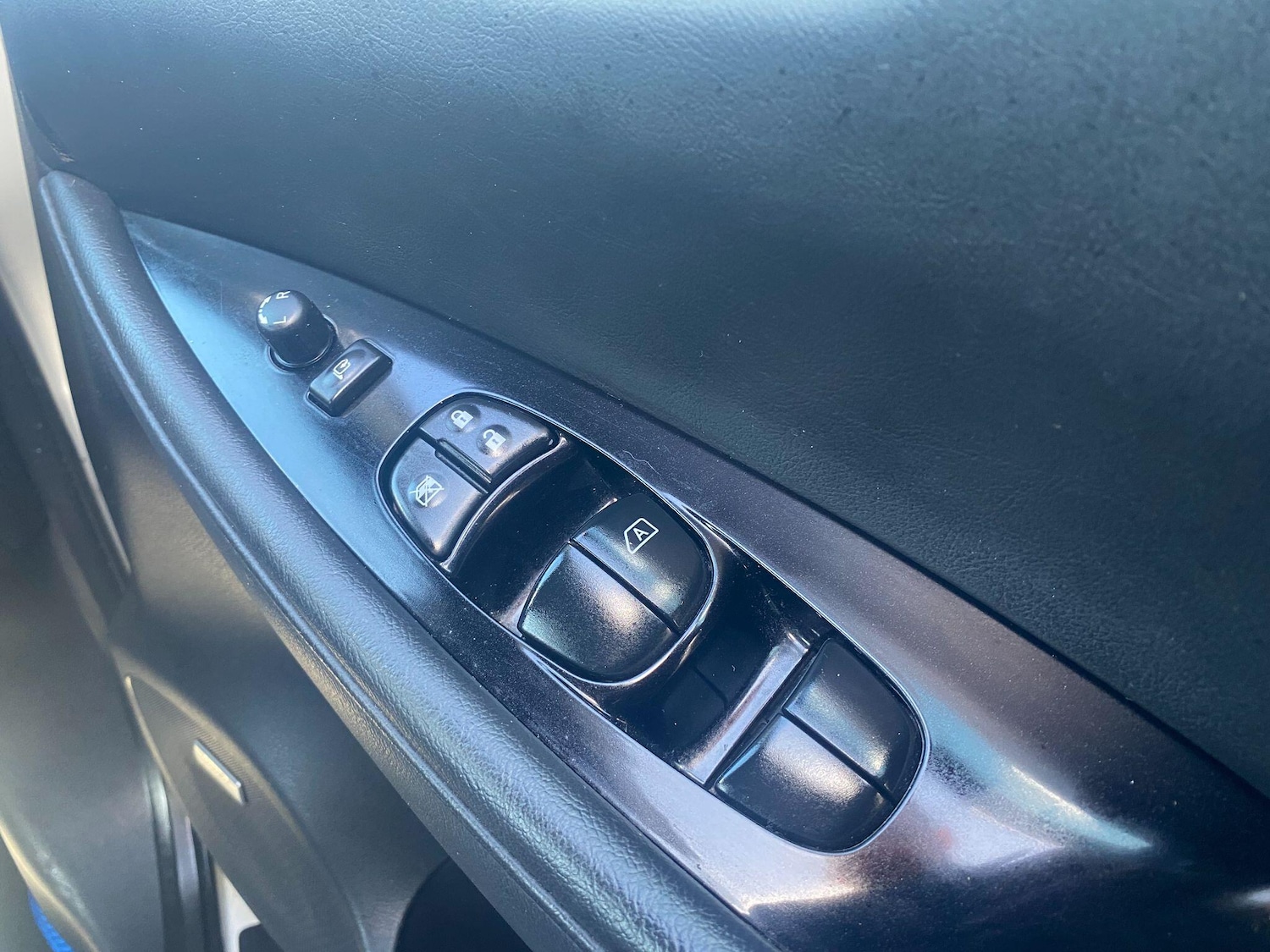 Used Nissan Leaf for sale - 77925460: Photo 12