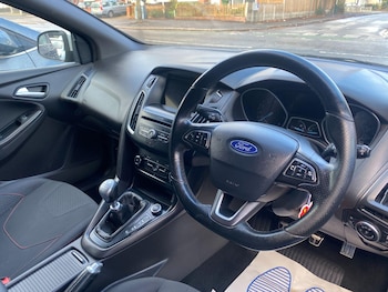 Used Ford Focus 2017 for sale - 76689210: Photo