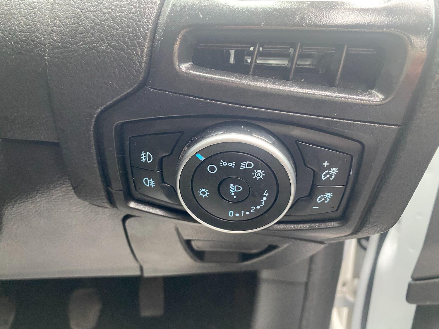 Used Ford Focus 2016 for sale - 76512368: Photo 10