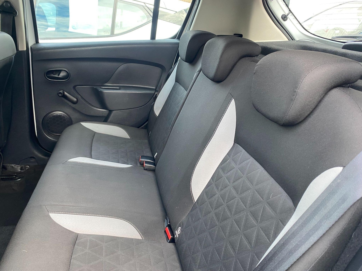 Used Dacia Sandero Stepway 2015 for sale - 76360605: Photo 12