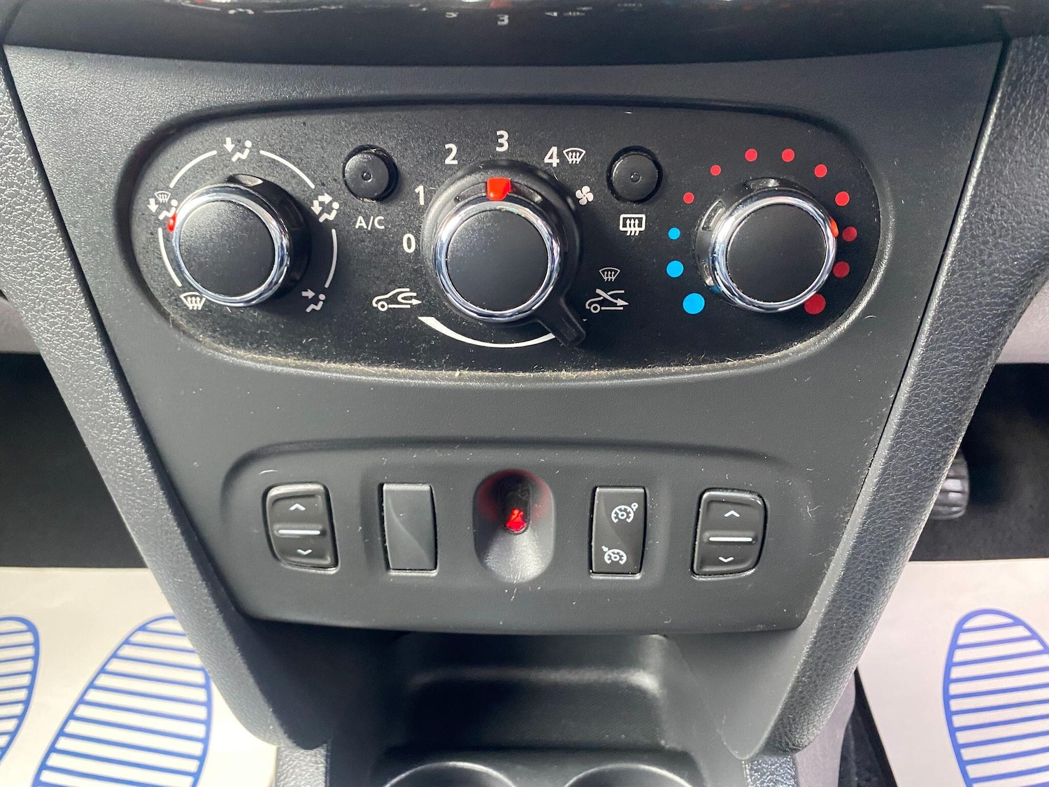 Used Dacia Sandero Stepway 2015 for sale - 76360605: Photo 15