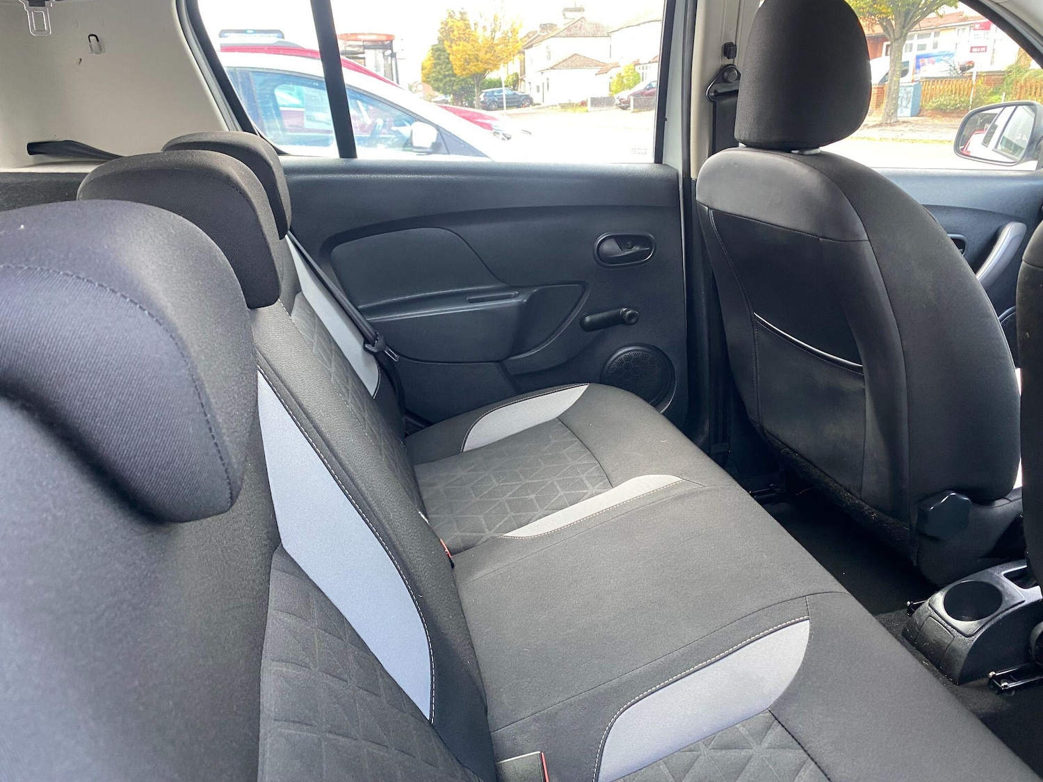 Used Dacia Sandero Stepway 2015 for sale - 76360605: Photo 8