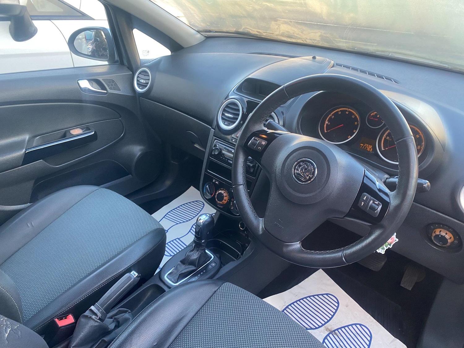 Used Vauxhall Corsa 2009 for sale - 77074724: Photo 10