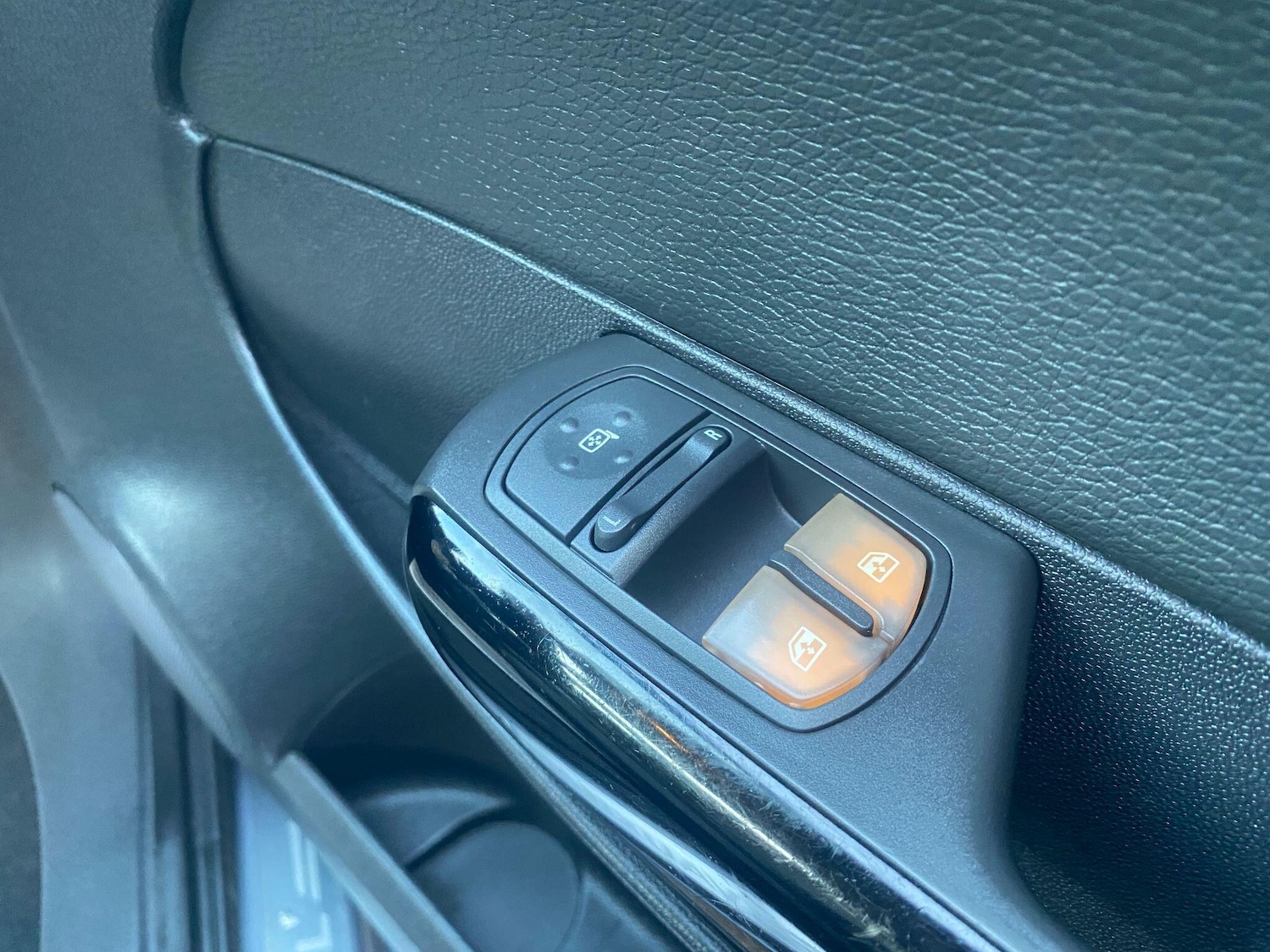 Used Vauxhall Corsa 2009 for sale - 77074724: Photo 6