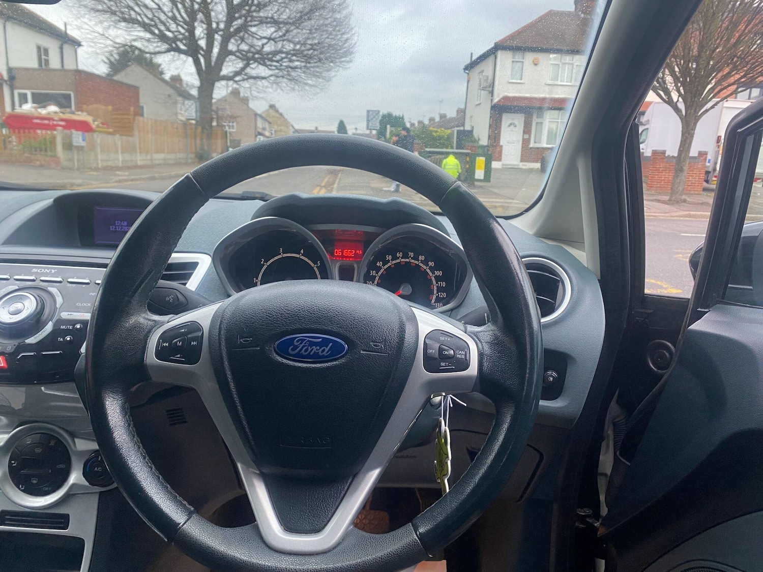 Used Ford Fiesta 2010 for sale - 76925944: Photo 11