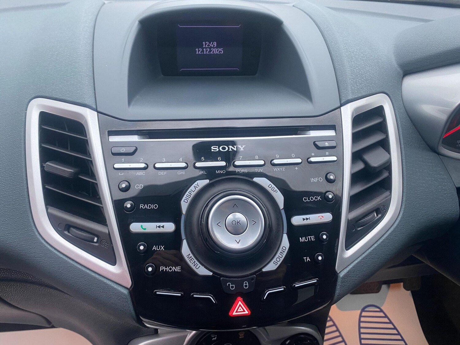 Used Ford Fiesta 2010 for sale - 76925944: Photo 13