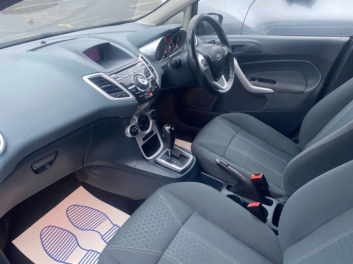 Used Ford Fiesta 2010 for sale - 76925944: Photo 14