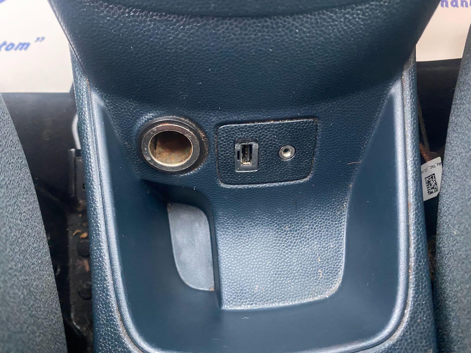 Used Ford Fiesta 2010 for sale - 76925944: Photo 17