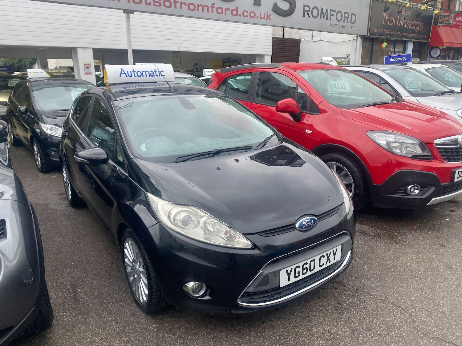 Used Ford Fiesta 2010 for sale - 76925944: Photo 2