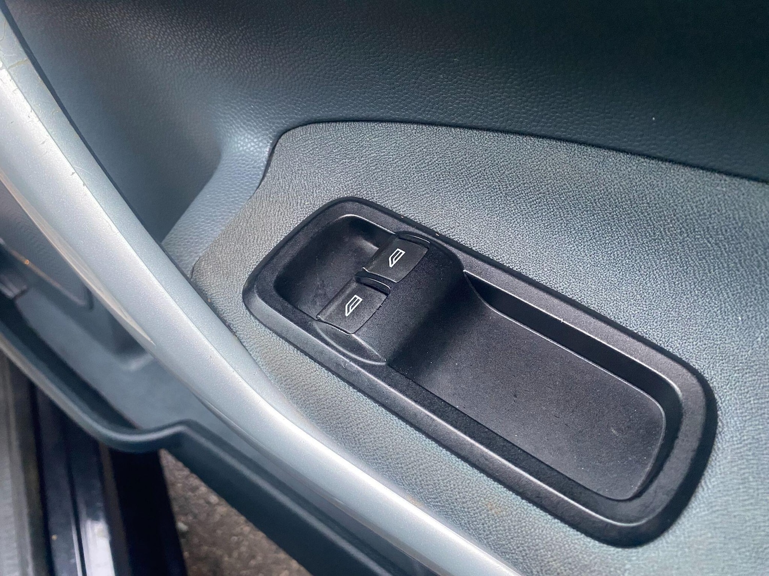 Used Ford Fiesta 2010 for sale - 76925944: Photo 7