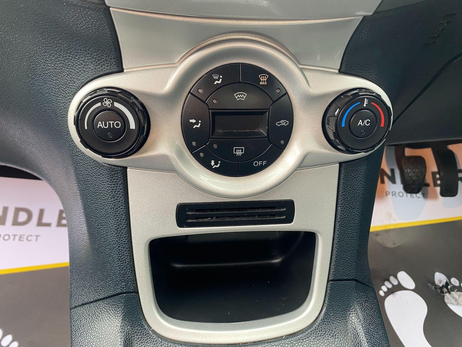 Used Ford Fiesta 2010 for sale - 75977364: Photo 16