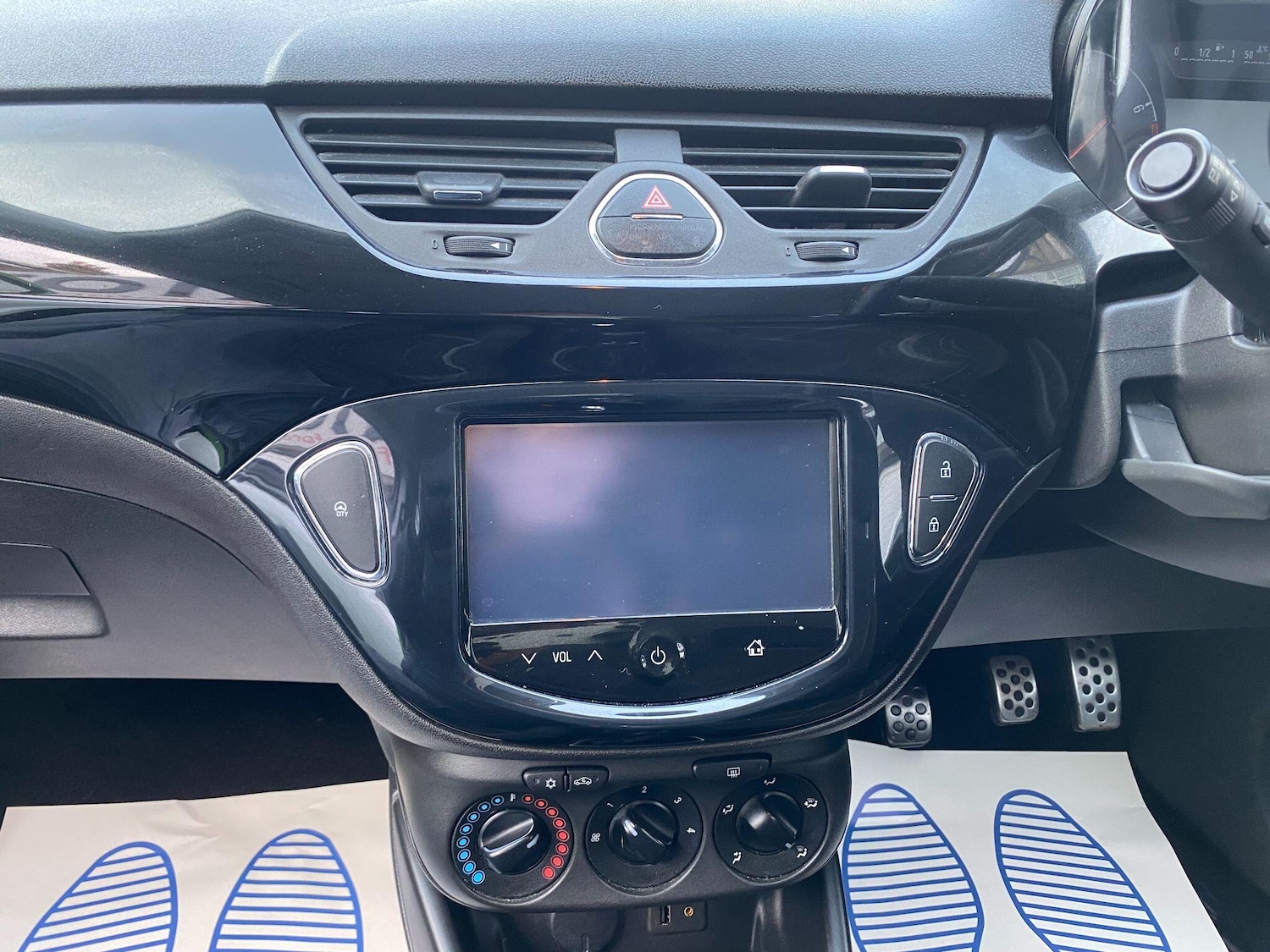 Used Vauxhall Corsa 2015 for sale - 76360620: Photo 9