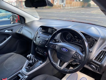 Used Ford Focus 2015 for sale - 75697072: Photo 4