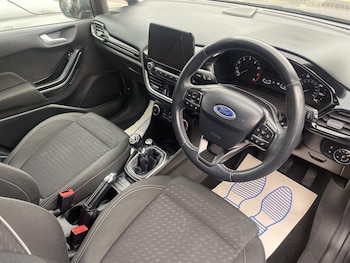 Used Ford Fiesta 2018 for sale - 76136860: Photo
