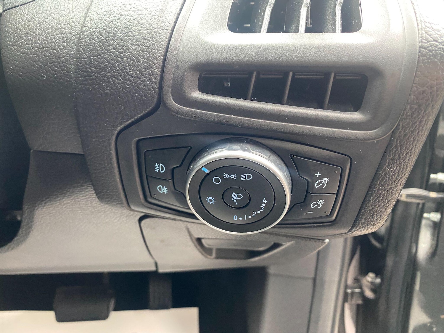 Used Ford Focus 2017 for sale - 76200290: Photo 13
