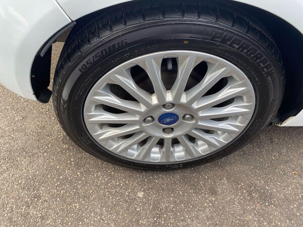 Used Ford Fiesta 2013 for sale - 76270301: Photo 16