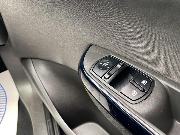 Used Vauxhall Corsa 2015 for sale - 75258425: Photo 9