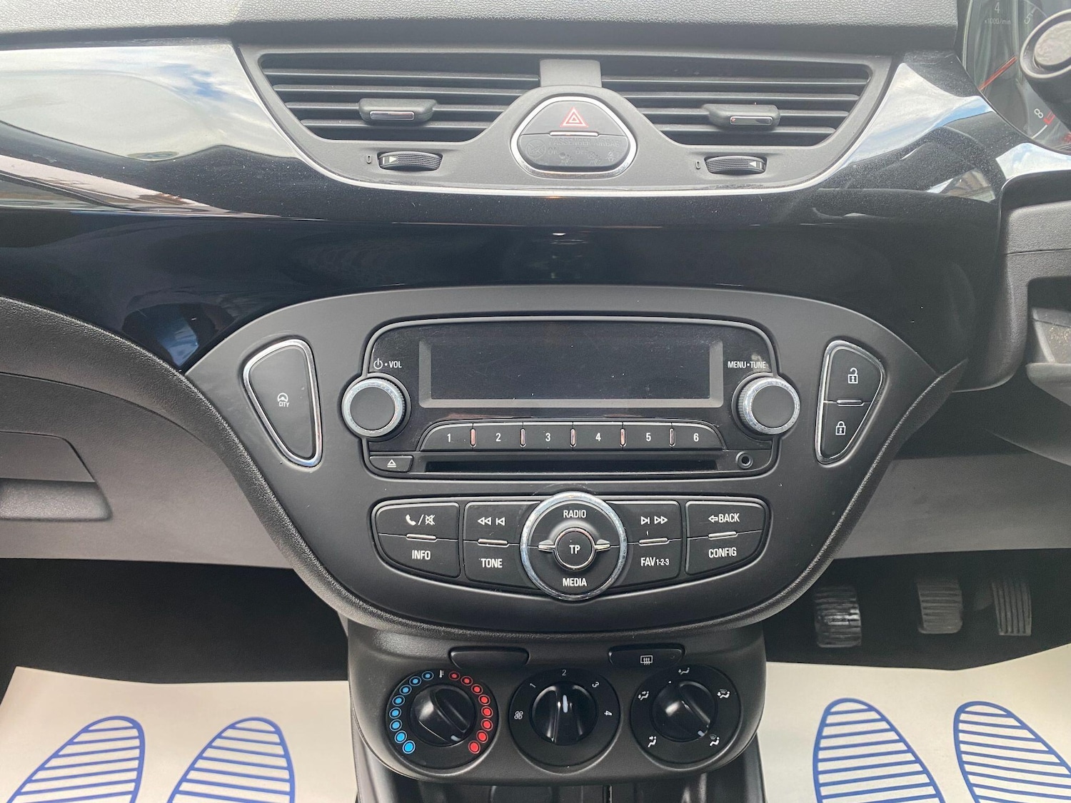 Used Vauxhall Corsa 2016 for sale - 77377485: Photo 5