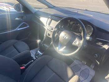 Used Vauxhall Zafira Tourer 2017 for sale - 78035000: Photo