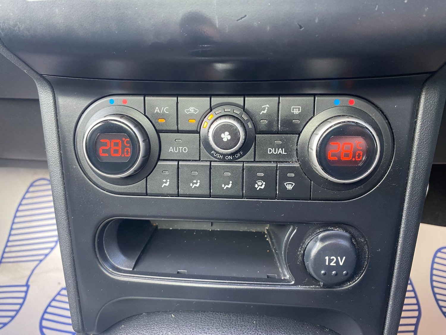 Used Nissan Qashqai 2011 for sale - 77738345: Photo 15